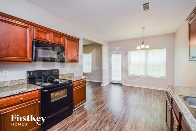 Building Photo - 5068 Pioneer Pkwy