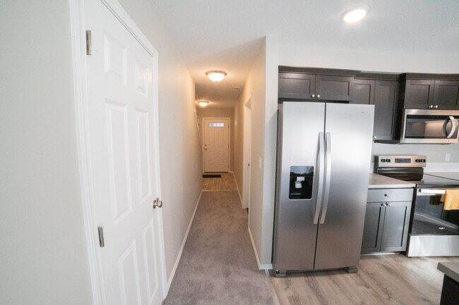 Building Photo - ALFOJ03