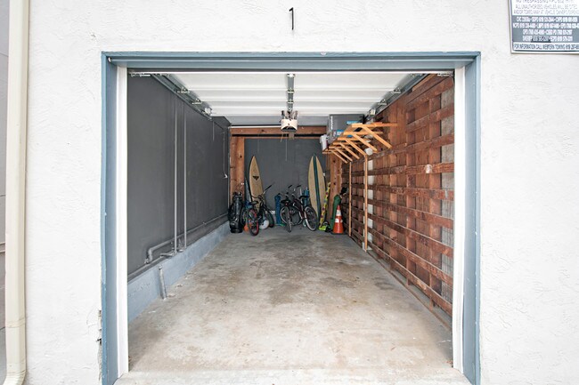 Building Photo - 1059 Grand Ave