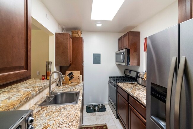 Building Photo - Dream Casita in Hope Ranch!