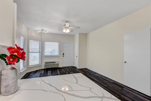 Building Photo - 2164 Tanglewood Blvd