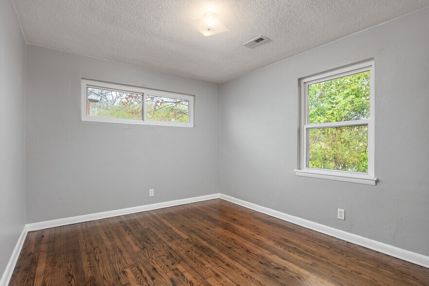 Building Photo - 303 Wygoda Cir