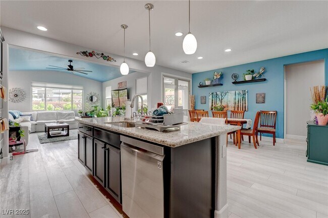 Building Photo - 10597 Cloud Whisper Dr