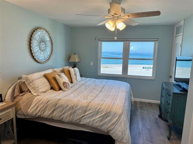 Building Photo - 950 Tarpon Center Dr