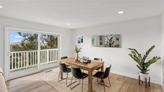 Primary Photo - Fabulous Home off of Grand Avenue area ava...