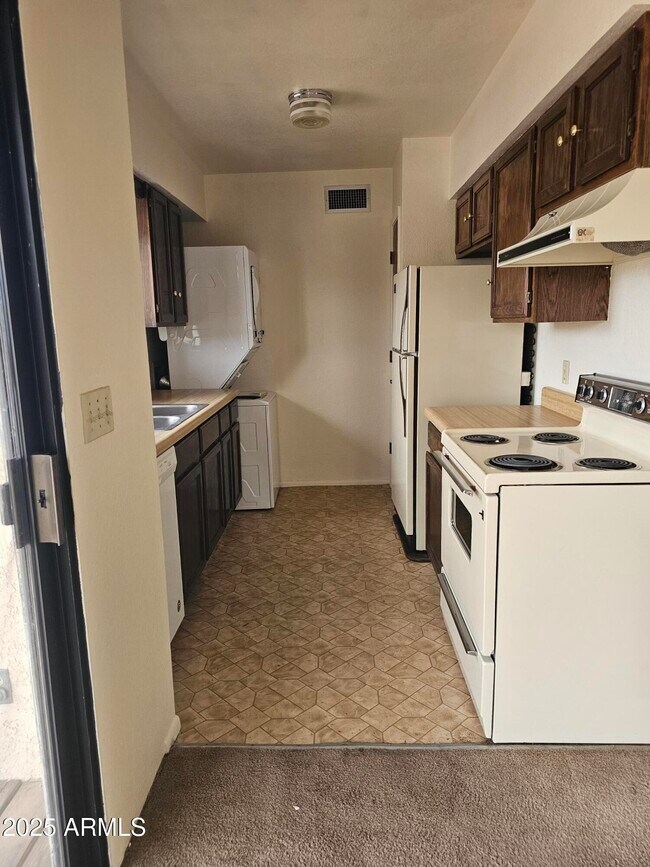 Building Photo - 1401 Paseo San Luis