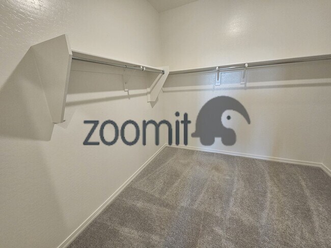 Building Photo - BEAUTIFUL HOME 4 BEDROOMS 3 BATHS!