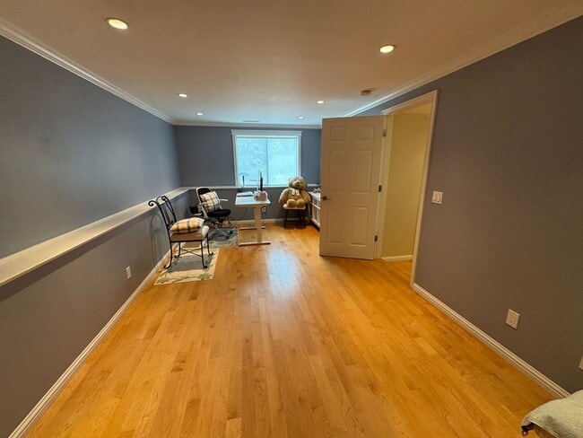 Building Photo - Single Family Home in Prime Sunset Location!