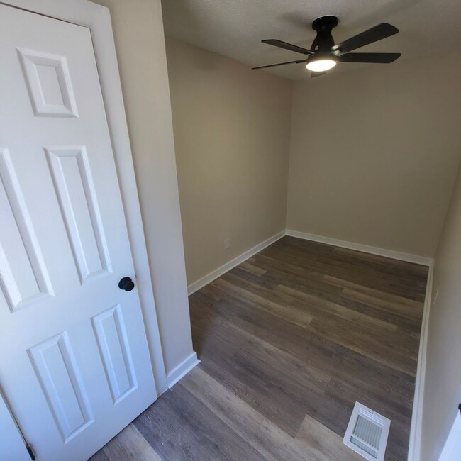 Building Photo - Single Family Ranch 2 beds 1 bath FOR RENT!