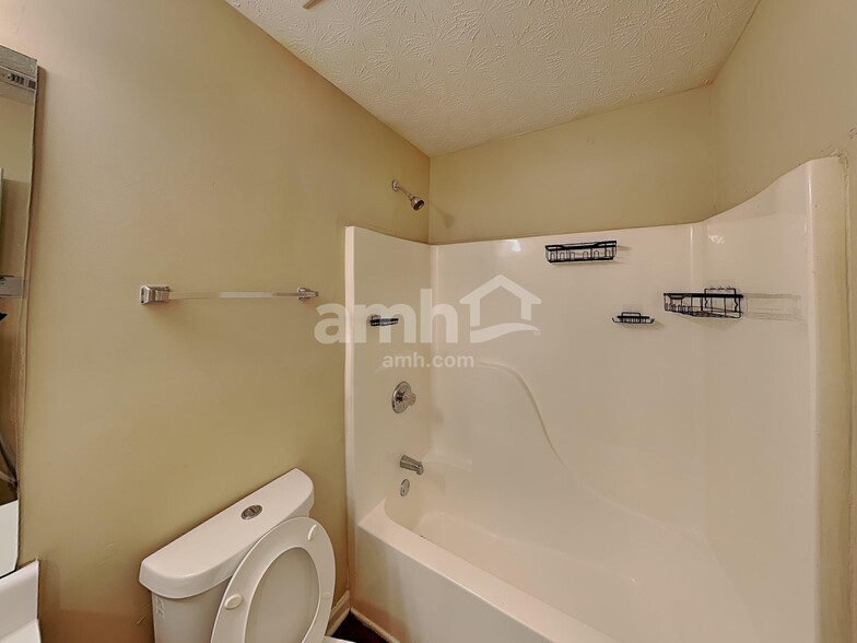 Building Photo - 186 Dean Way