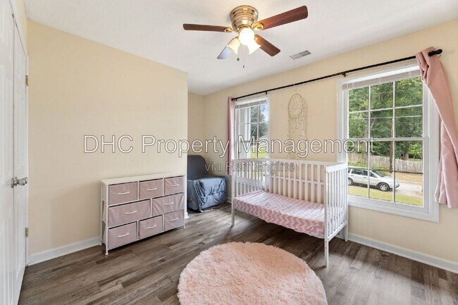 Building Photo - 652 Bantry Ln