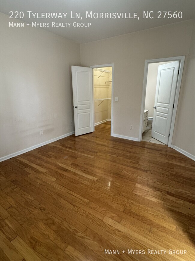Building Photo - 220 Tylerway Ln