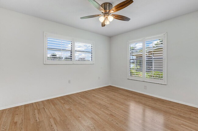 Building Photo - ** LAKEWOOD ** 3 BED / 2 BATH / GARAGE - SINGLE FAMILY HOME - GREAT LOCATION! - PET OK - ANNUAL R...