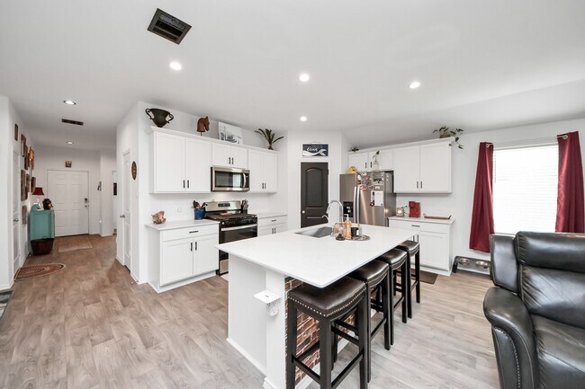 Building Photo - 403 Blanco Ln