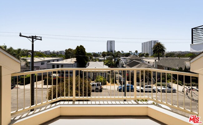 Building Photo - 2817 3rd St