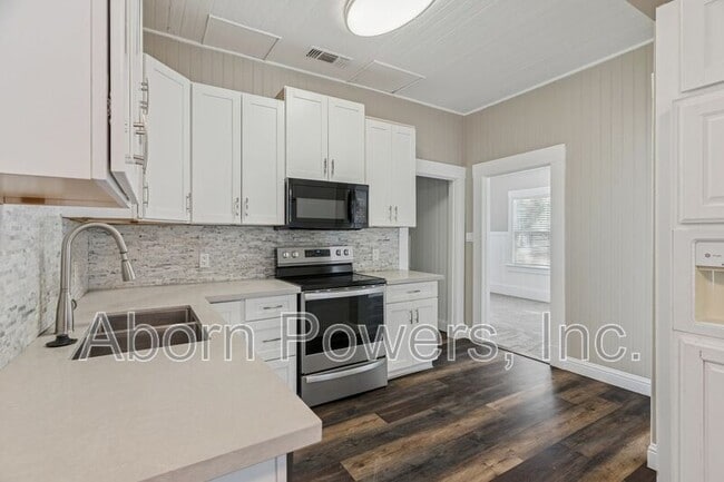 Building Photo - 2984 Bedford Ave