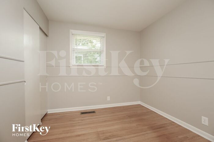 Building Photo - 3710 Plantation Dr