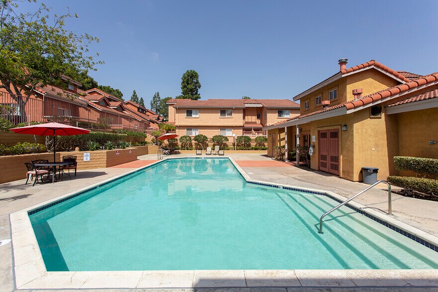 Copper Hill Apartments 661 Copper Dr Vista CA 92083 Apartment Finder