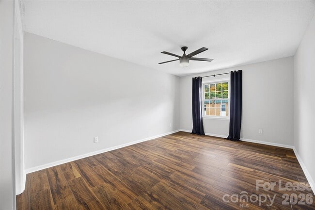 Building Photo - 4739 Hedgemore Dr