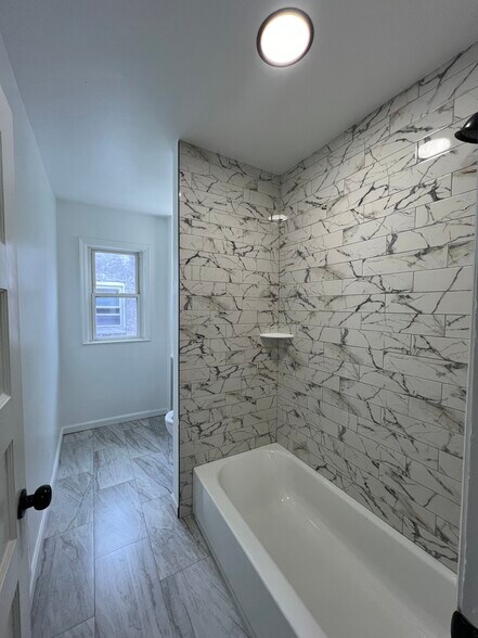 Building Photo - 919 Elsinore Pl