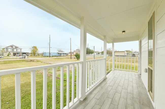 Building Photo - 1210 Airline N