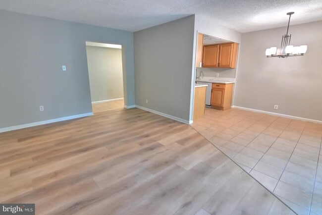 Building Photo - 11658 Stoneview Square