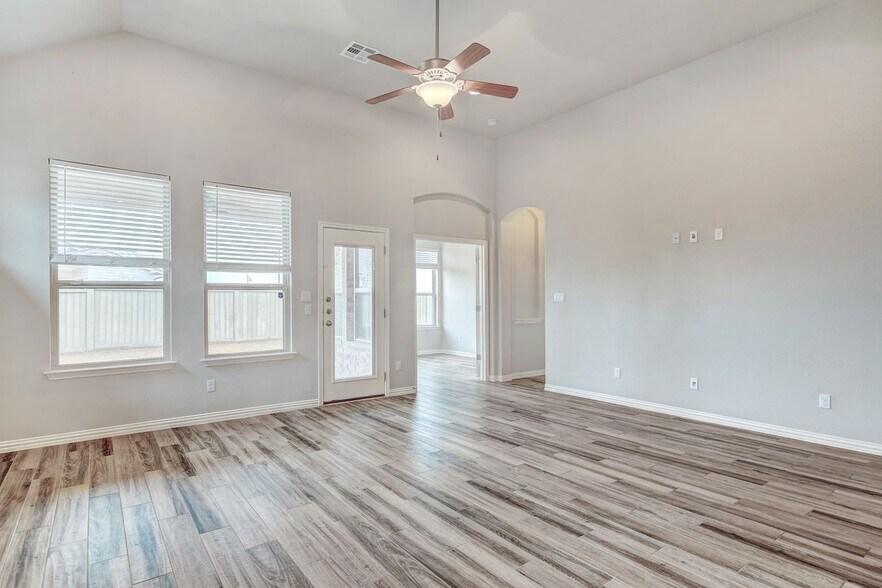 Building Photo - 213 Mindy Way