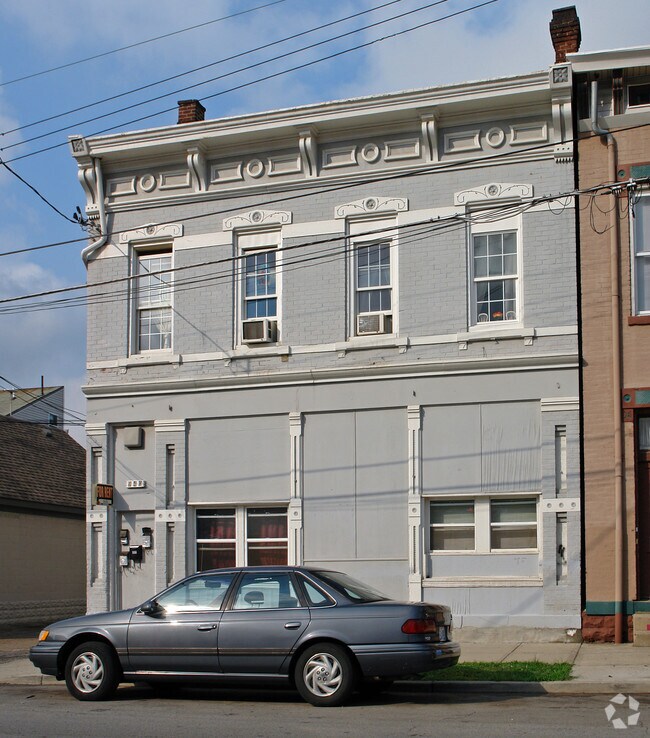 Building Photo - 940 Central Ave