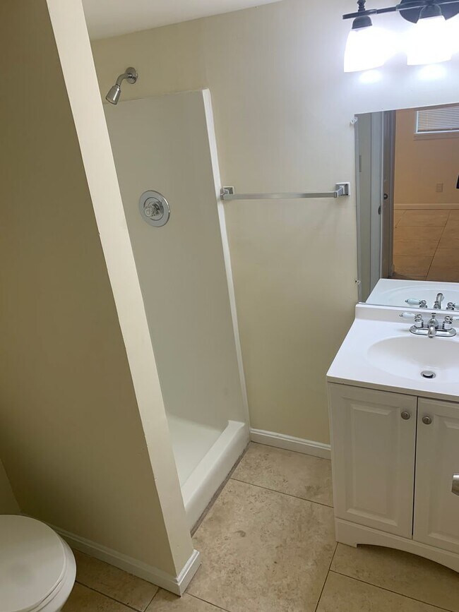 Building Photo - Spacious 2-Bedroom Townhome – Newly Renovated & Move-In Ready! ** VOUCHER HOLDERS ONLY**