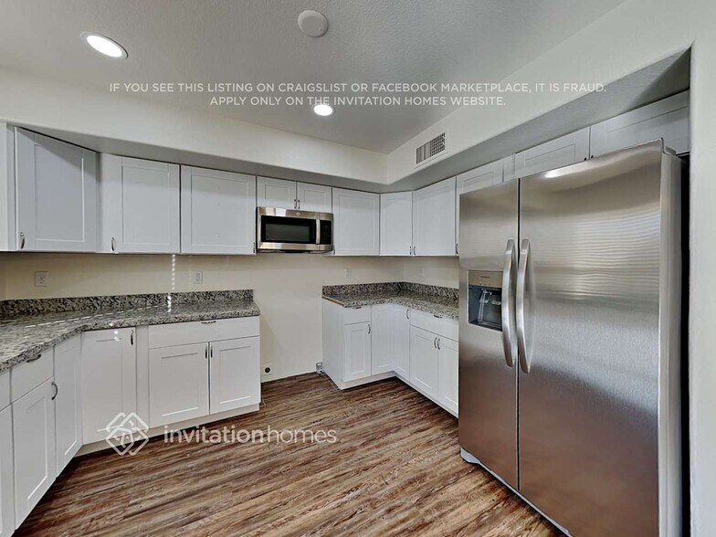 Building Photo - 2315 W Running Deer Trl