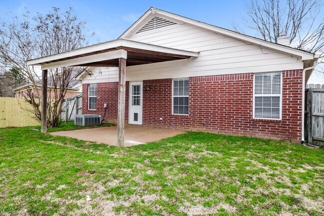 Building Photo - 1052 Cross Wood Ln