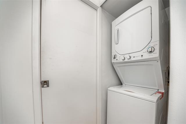 Building Photo - 4242 Buena Vista St