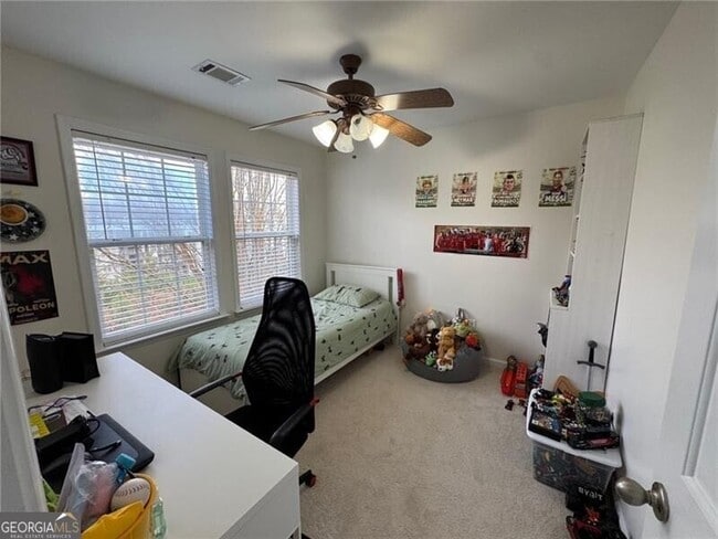 Building Photo - 524 King St