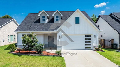 Building Photo - 1725 Rohan Cir