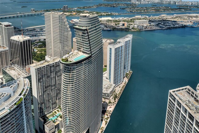 Building Photo - 300 Biscayne Blvd Way