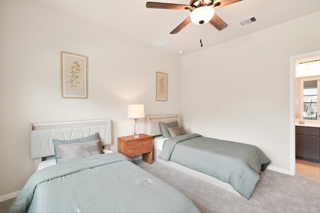 Building Photo - 21967 Gateway Arch Dr