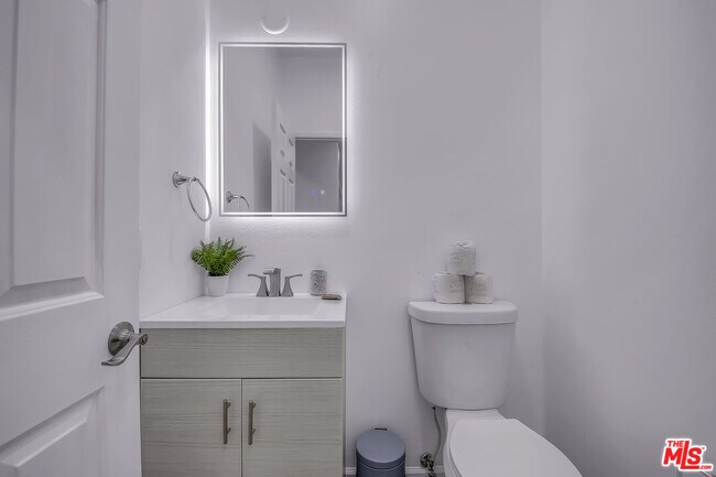 Building Photo - 82580 Yeager Way