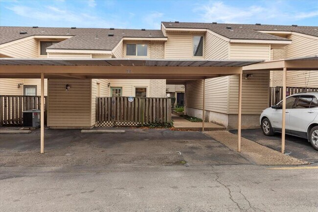 Building Photo - 8400 Jamestown Dr