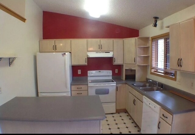 Building Photo - 1505 S Hillview Rd