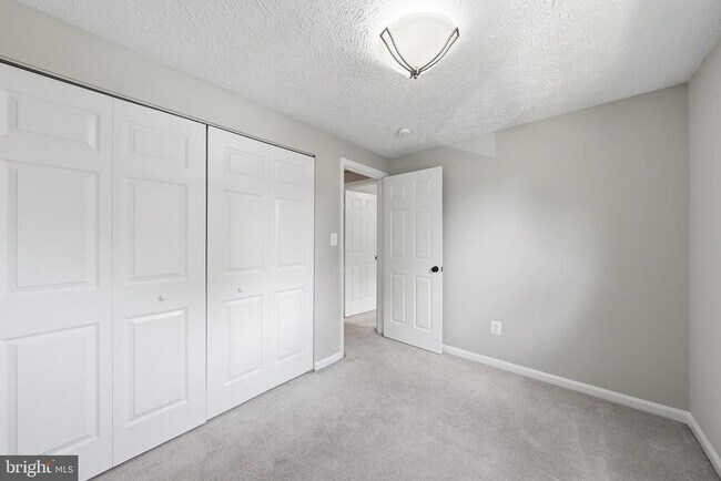 Building Photo - 14126 RED RIVER Dr