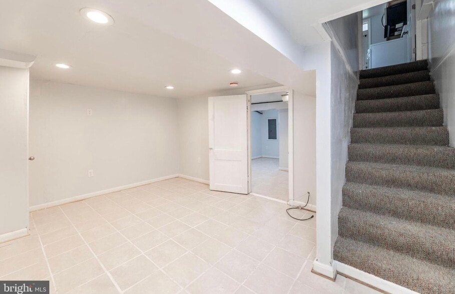 Family Room Lower Level - 104 Lynhaven Dr