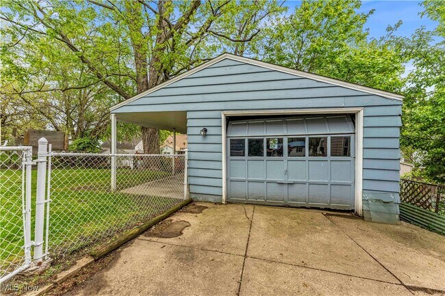 Building Photo - 1171 Hilltop Dr