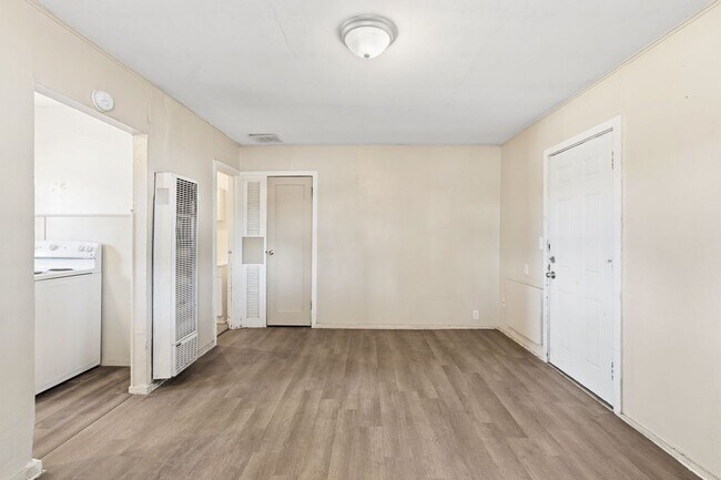 Building Photo - 207 N Santa Fe Ave