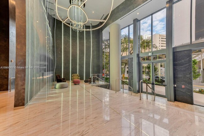 Building Photo - 1000 Brickell Plaza