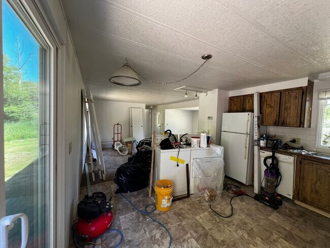 Building Photo - Remodeled 3BD 2BA in Ferndale!
