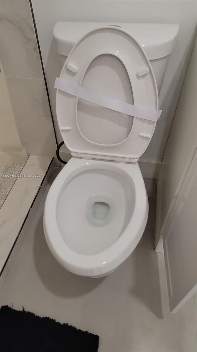 Building Photo - 2820 SW 13th St