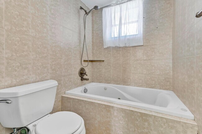 Building Photo - 3199 S Ocean Dr