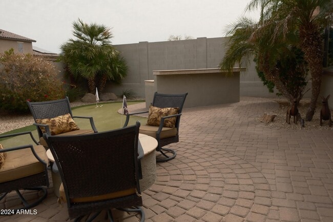 Building Photo - 18428 W Summer Haven Dr