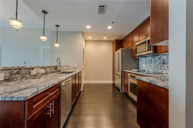 Building Photo - 2795 Peachtree Rd NE