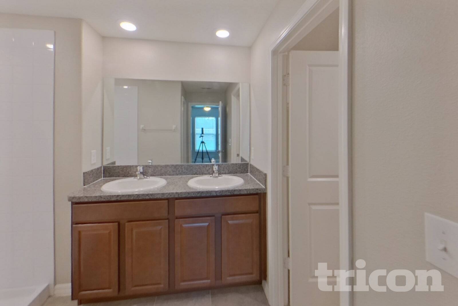 Building Photo - 5151 White Chicory Dr
